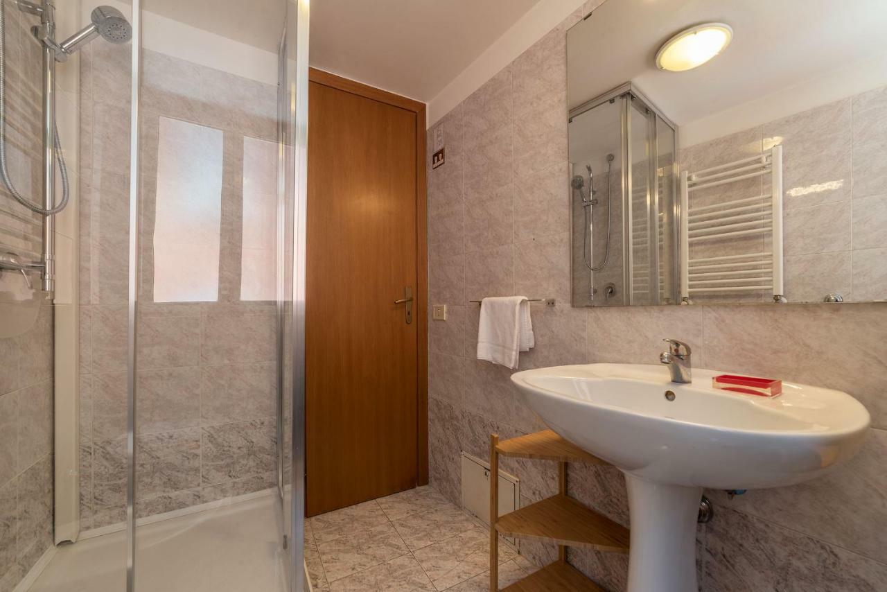 Casa Zeffiro - FromhometoRoma Ngoại thất bức ảnh
